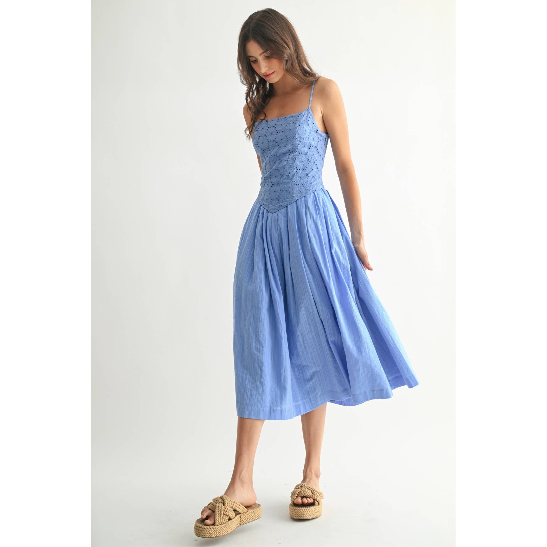 ELEGANT BLUE EYELET LACE MIDI DRESS: BLUE
