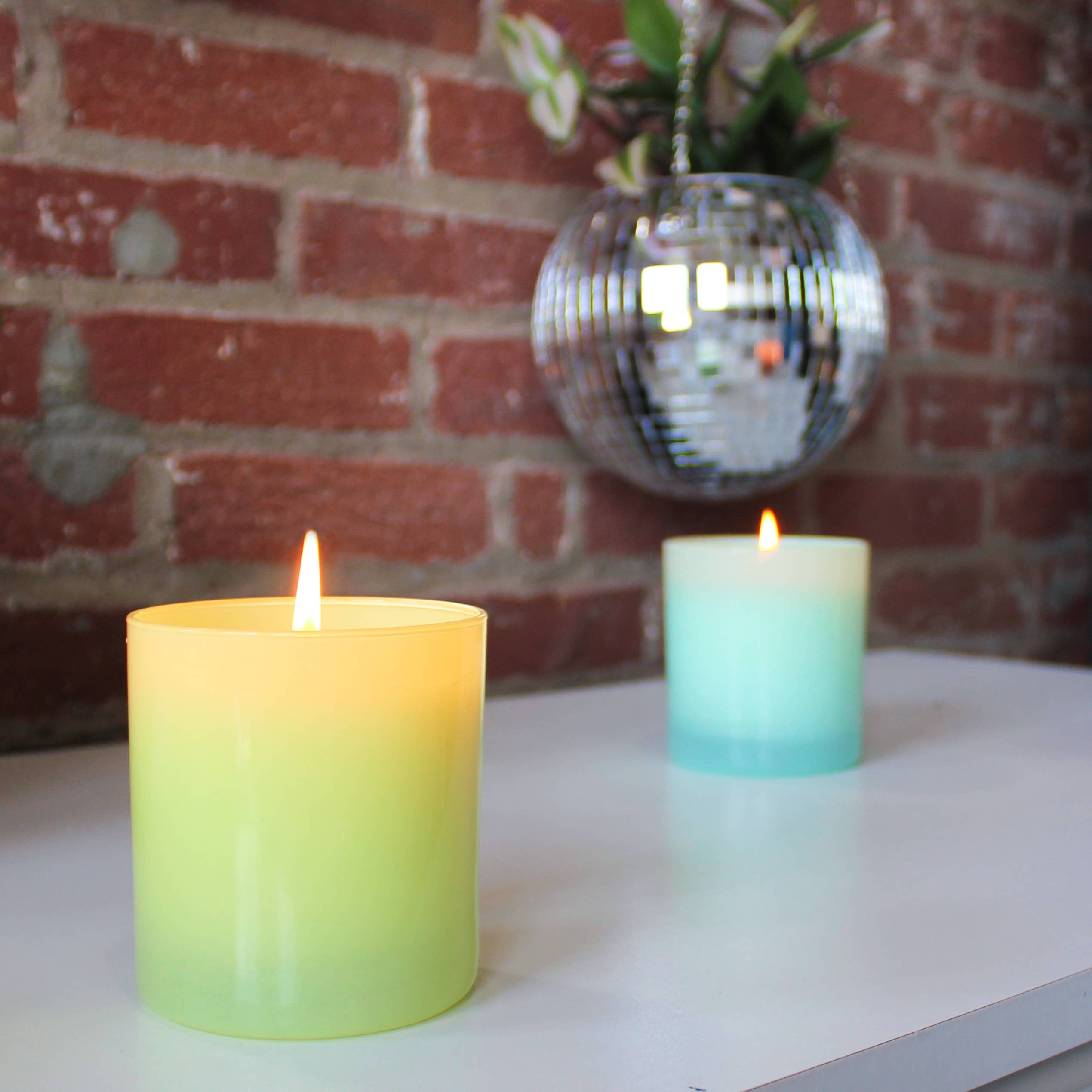 Cloud 9 oz. Hue Candle (Violet Blossoms)