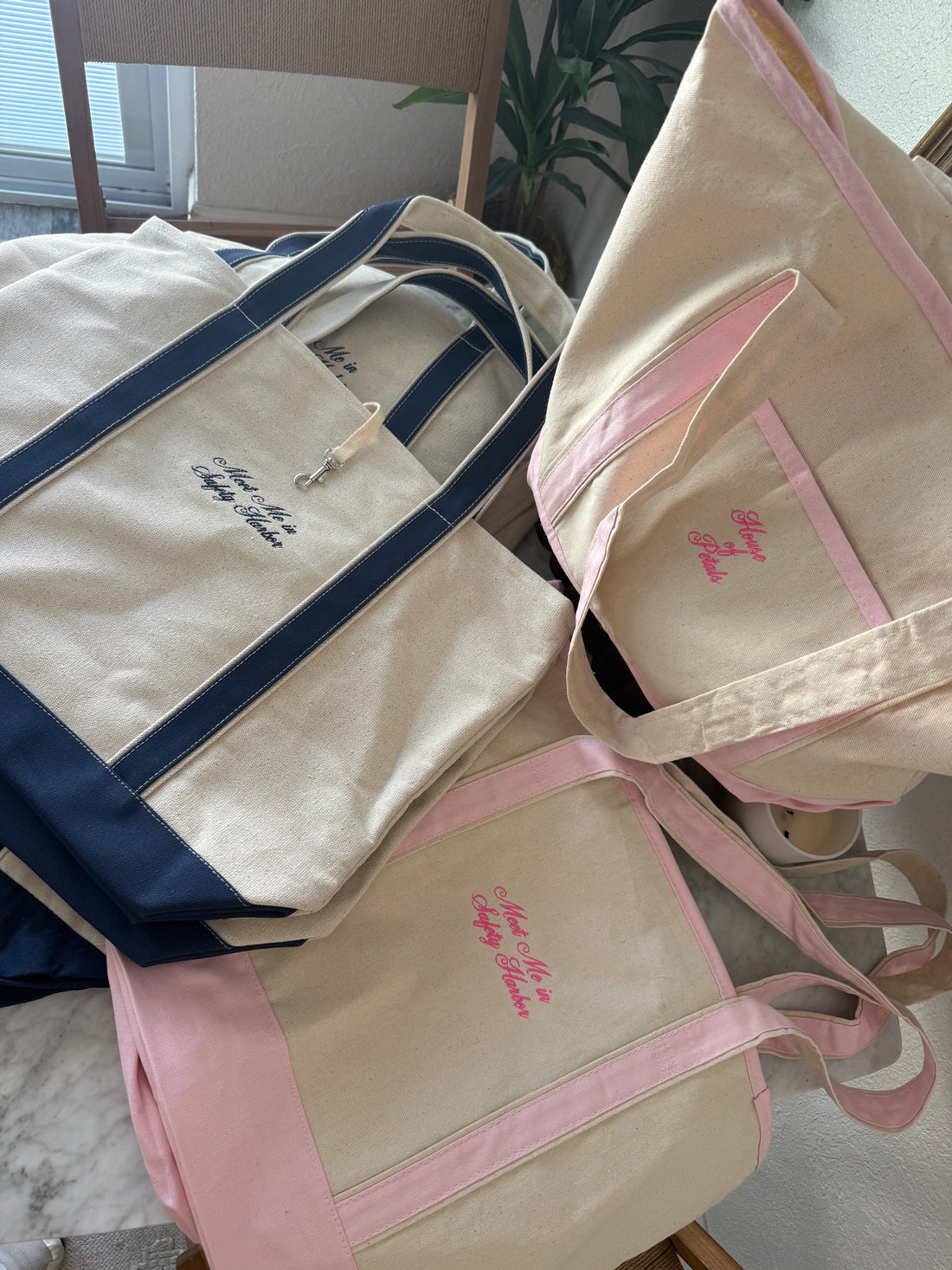 Meet Me In Safety Harbor Tote | Navy