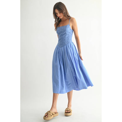 ELEGANT BLUE EYELET LACE MIDI DRESS: BLUE