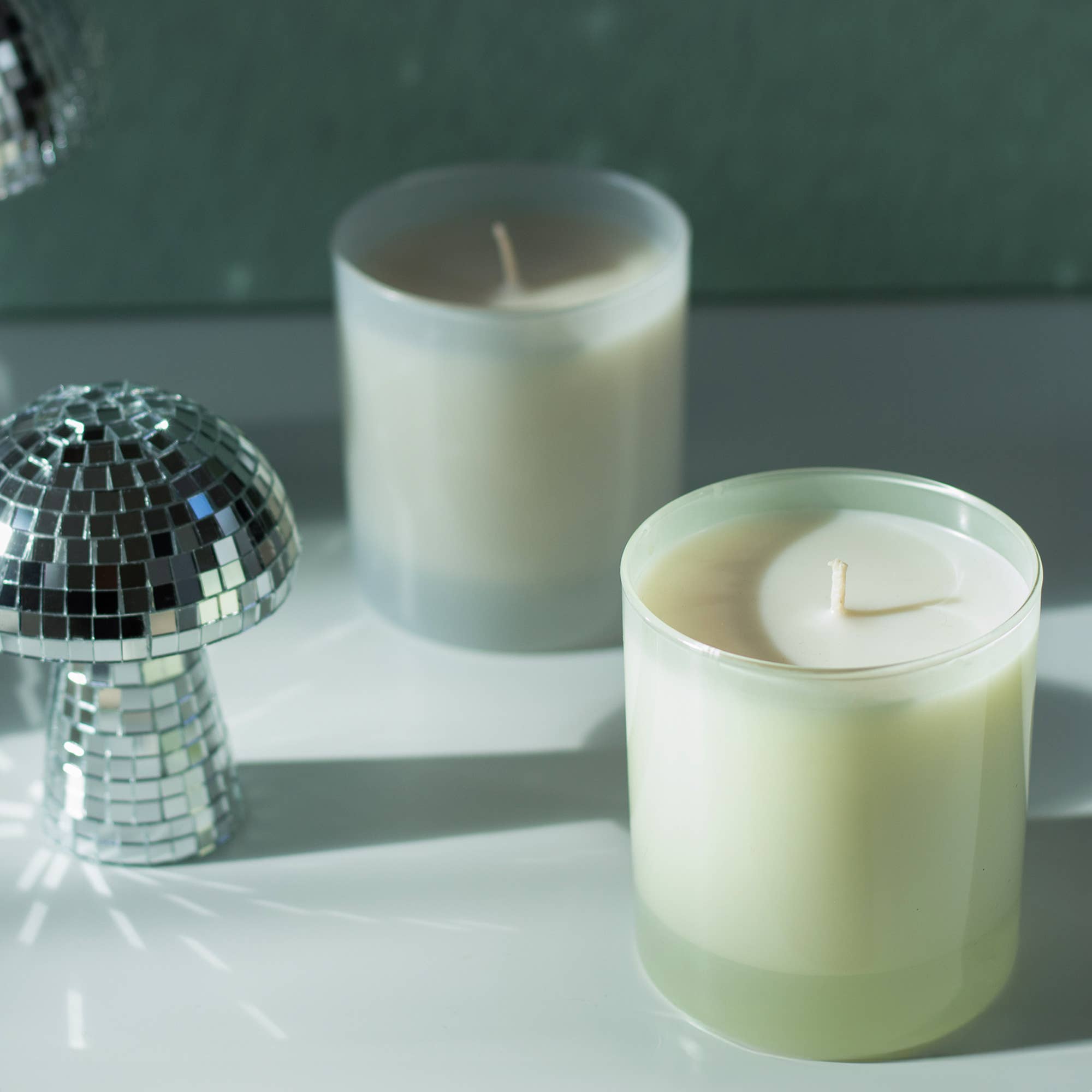 Daybreak 9 oz. Hue Candle (Lemon + Cucumber)